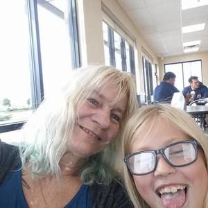 Meet your Posher, Stephanie